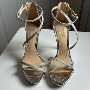 Shimmery fabric highlights  jewel badgley Mischa